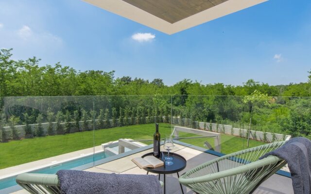 Deluxe Villa in Porec With Wellness Centre & Pool