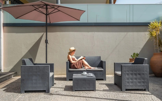 Villa Cam lia by Homie