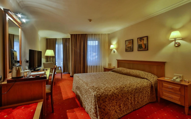 Central Hotel
