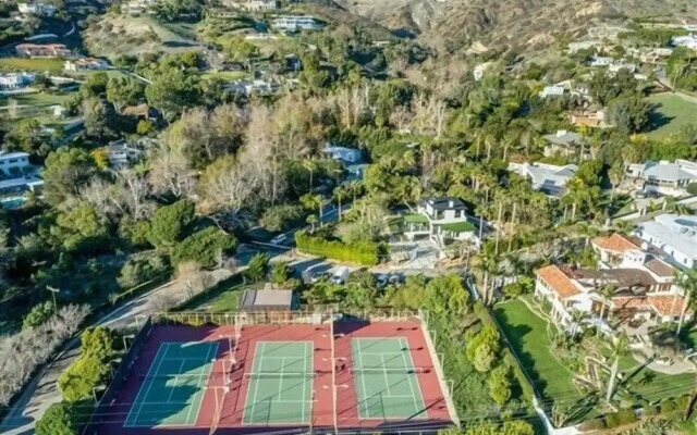 Sea Vista - Central Malibu Villa w/ Pool, Spa, & Ocean Views