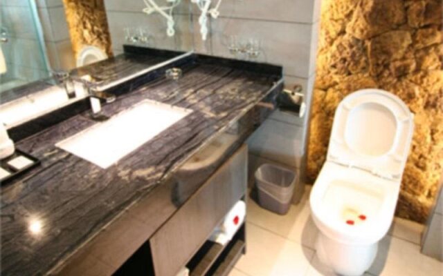 Qunming Shangping Hotel