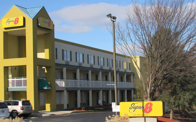 Super 8 by Wyndham New Cumberland