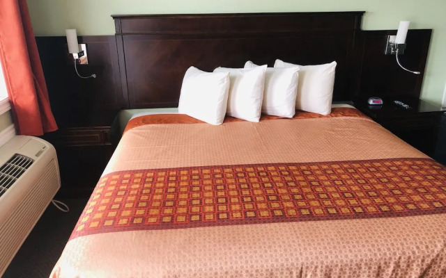 Perth Plaza Inn & Suites