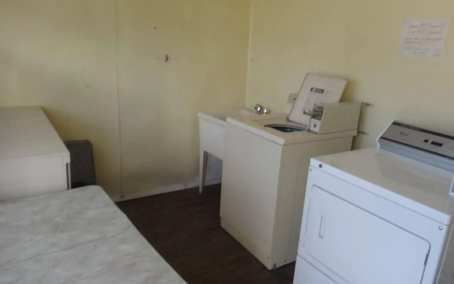 Sportsman Motel