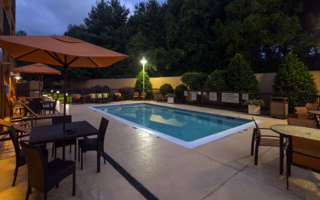 Courtyard by Marriott Winston-Salem Hanes Mall