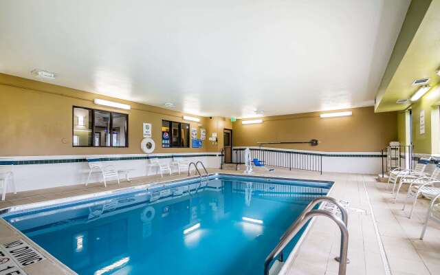 Quality Inn Coralville - Iowa River Landing