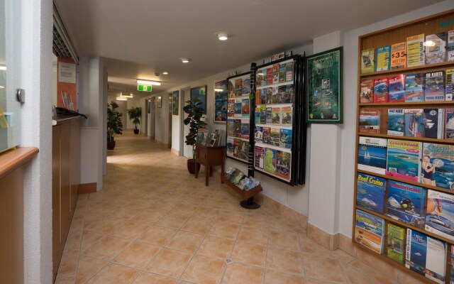Coral Towers Holiday Suites