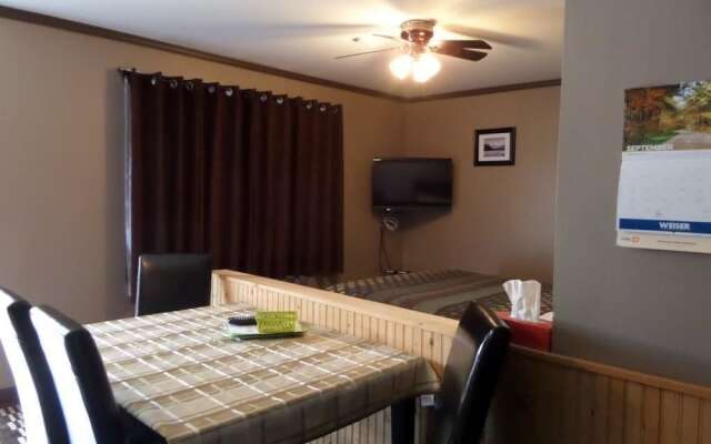 Riverside Motel