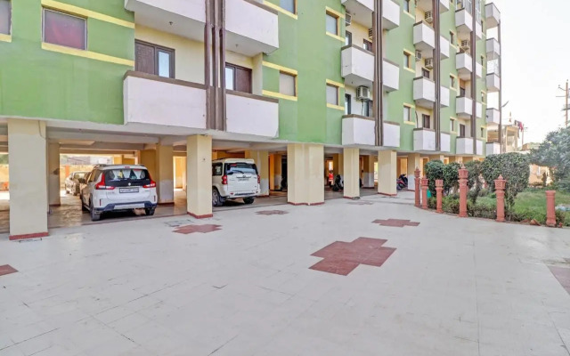 Pop 703878 Ag Yamuna Palace