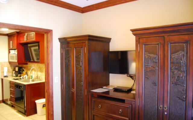 White Pines Studio at Westgate - Bonanza