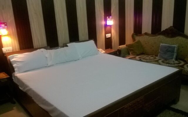 Hotel Golden Woods