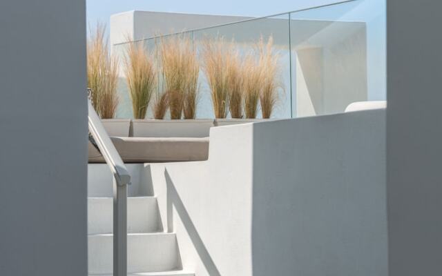 Akra Suites & Spa