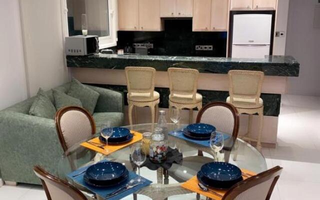 Larnaca Room, 50m to the Finikoudes beach