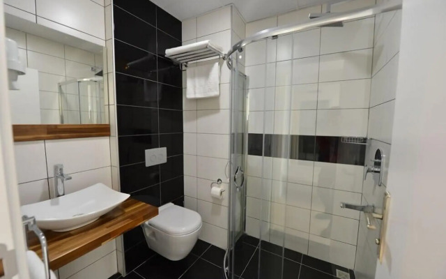 Sahin Hotel 2