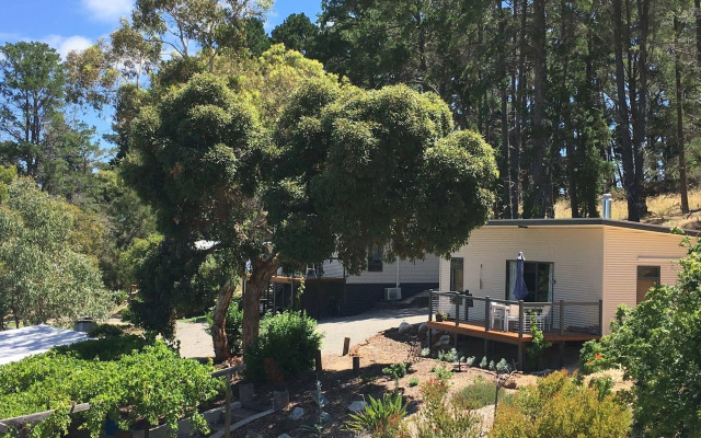 Karawatha Cottages B&B