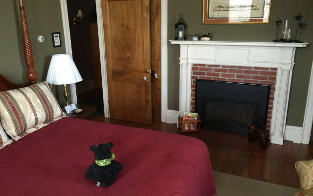 The Collins House Inn