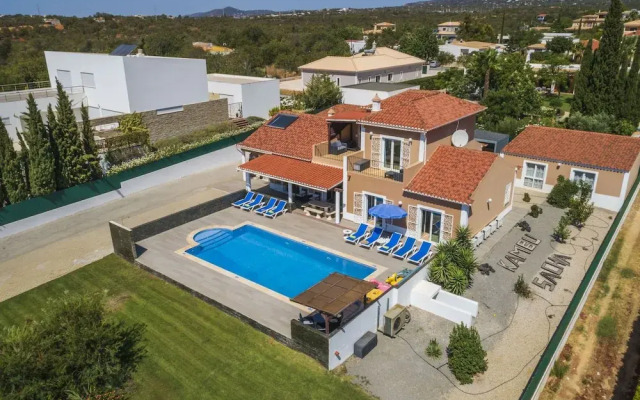 Villa Kambu Quelfes in Quelfes