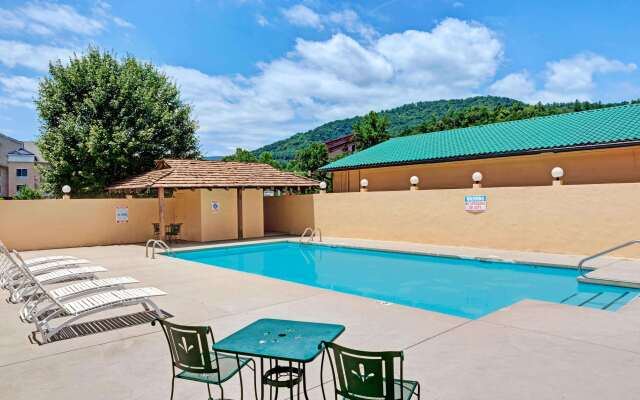 Days Inn by Wyndham Cherokee Near Casino