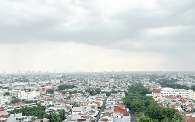 Studio Near Kalideres Station At Daan Mogot City Apartment