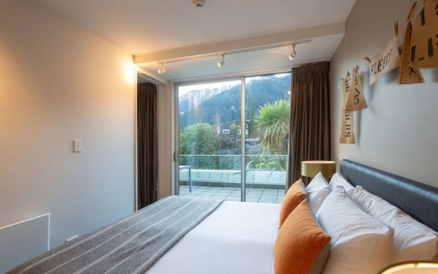 Element Escapes Luxury Apartments