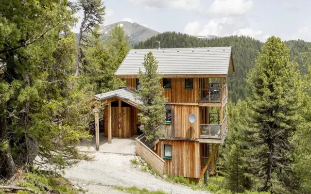 Quiet Chalet in Turracherhöhe with Sauna & Indoor Hot Tub