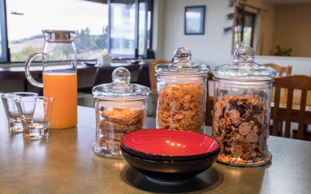 Loch Vista Lake View Villa Accommodation