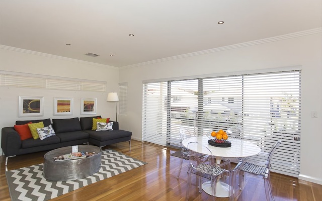 Lakeside Retreat – Guest Rooms – Perth