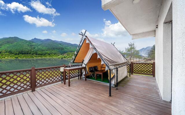 Gapyeong Dangdangi Pet Poolvilla Blue