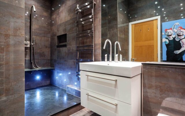 St Katharine's Dock Penthouse