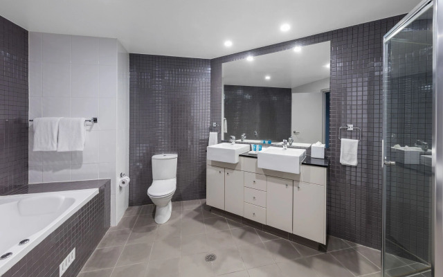 Meriton Suites Waterloo