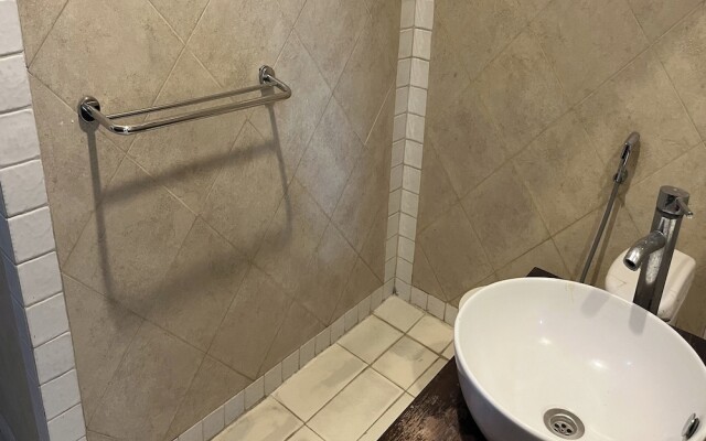 R Residence Jakarta