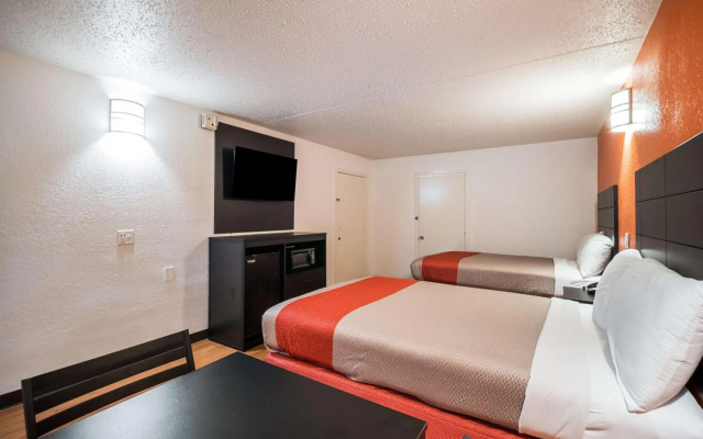Motel 6 Houston, TX - Brookhollow