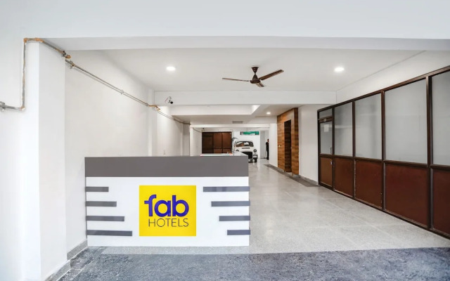 FabHotel The Grand Suite