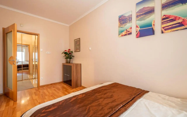 Santos 1214 Apartment