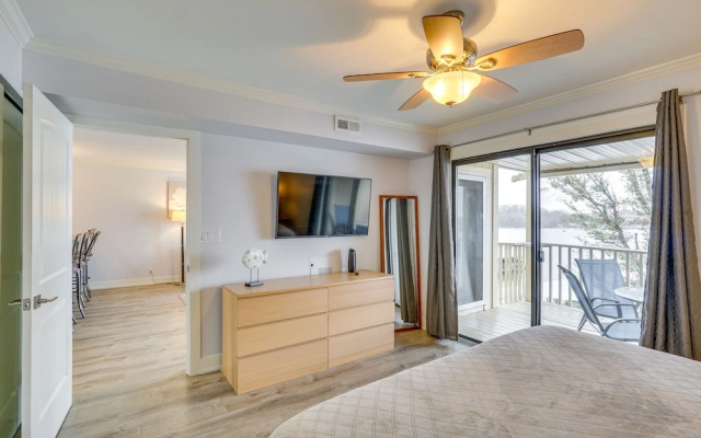 Lakefront Condo w/ Balcony in Osage Beach!
