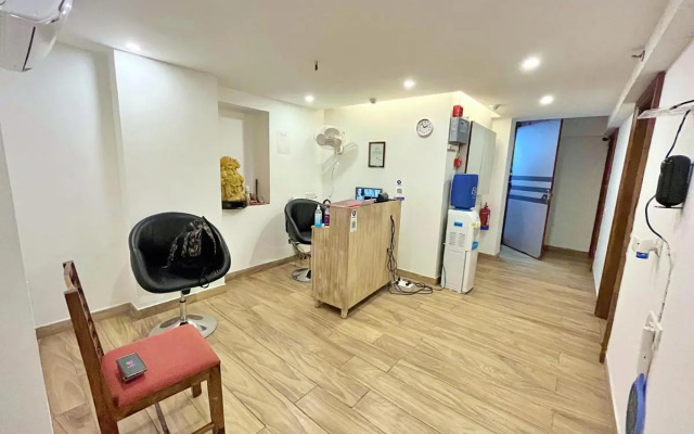 Red Rose Homestay - Rooms with Kitchenette