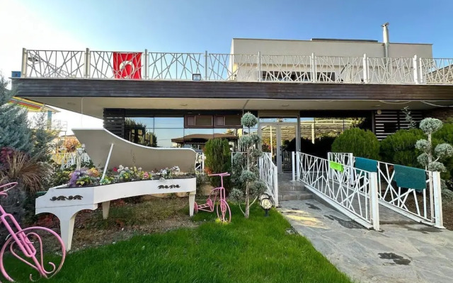 Hi̇dden Garden Sui̇t Otel