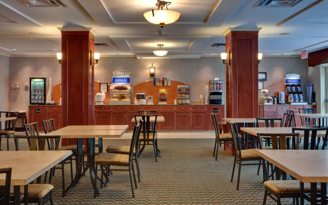 Holiday Inn Express & Suites Medicine Hat Transcanada Hwy 1 by IHG