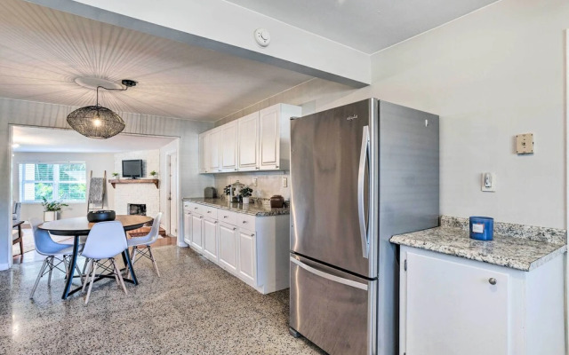 Bright Boynton Beach Getaway w/ Patio!