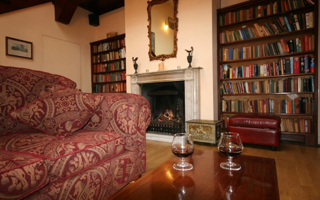 Tyrrells Ford Country Inn  Hotel