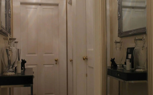 Robert The Bruce Apartment