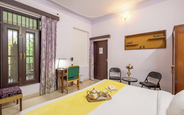 Alaya Stays 4 BHK with Outdoor Dining Area - Abhimanyu Mansion Sapphire
