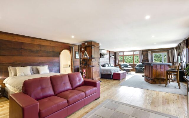 The Rustic Retreat