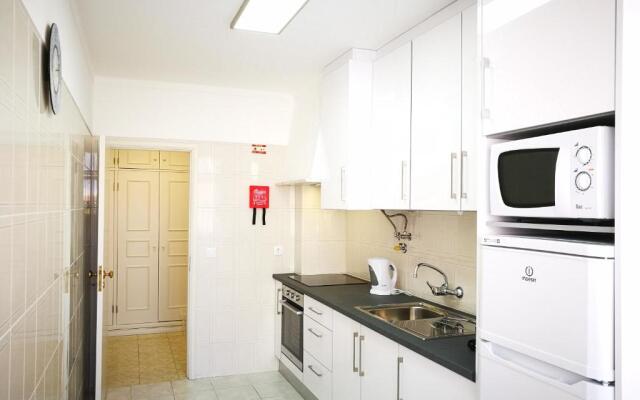 Peniche's Blue & Yellow