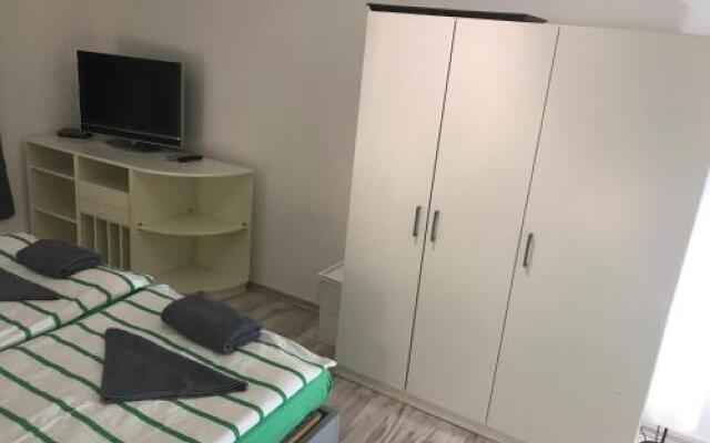 Big Homebase with Billardtable