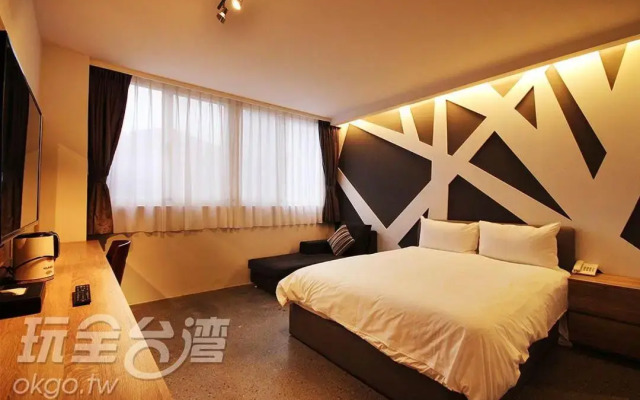Travel Light Hotel