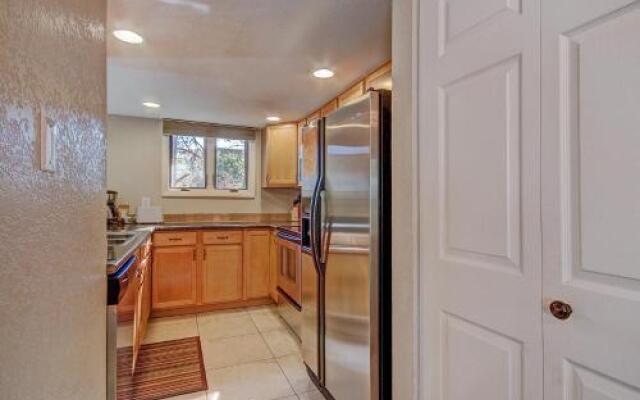 Lance'S West 7 Condominium