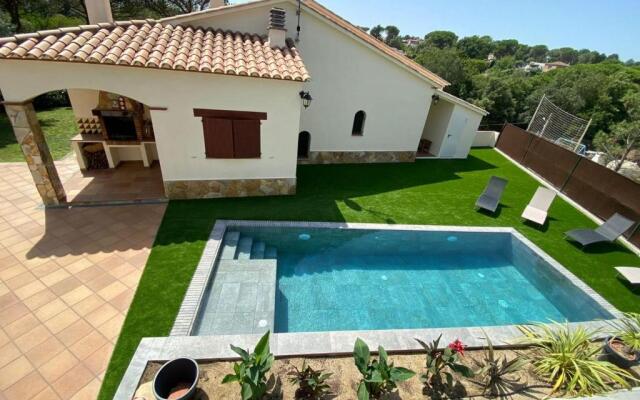 Villa azulmar montbarbat costa brava