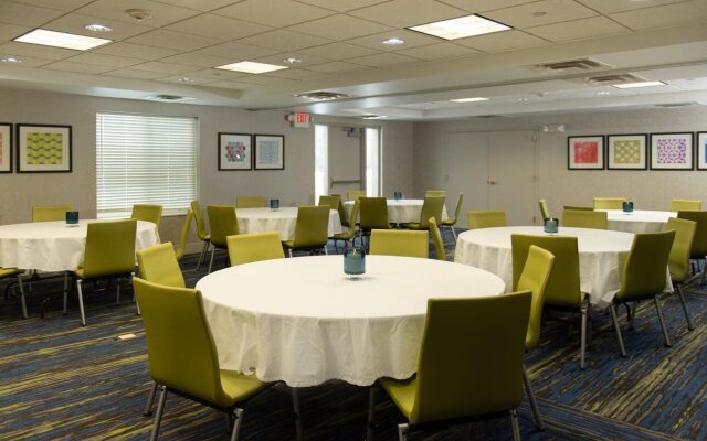 Holiday Inn Express Hotel & Suites Wausau by IHG