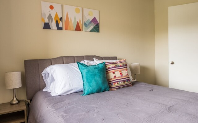 2 BR Apt in Windy Hill near beach by Frontdesk